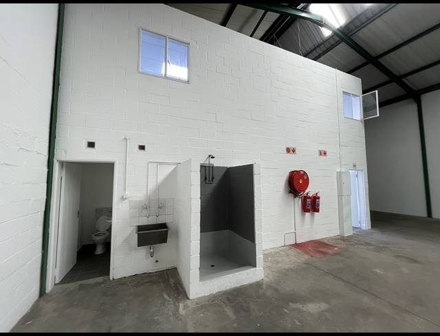330M² WAREHOUSE TO LET IN KILLARNEY GARDENS